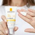 LA ROCHE POSAY ANTHELIOS ANTI IMPERFECTIONS Invisible SPF50+ 50ML